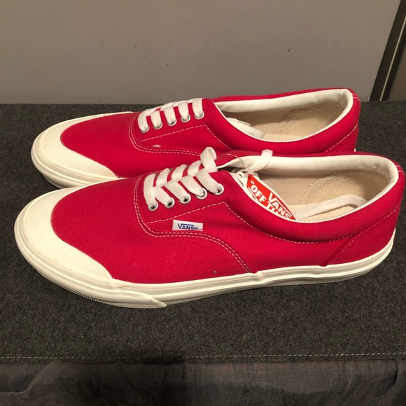 vans era half moon